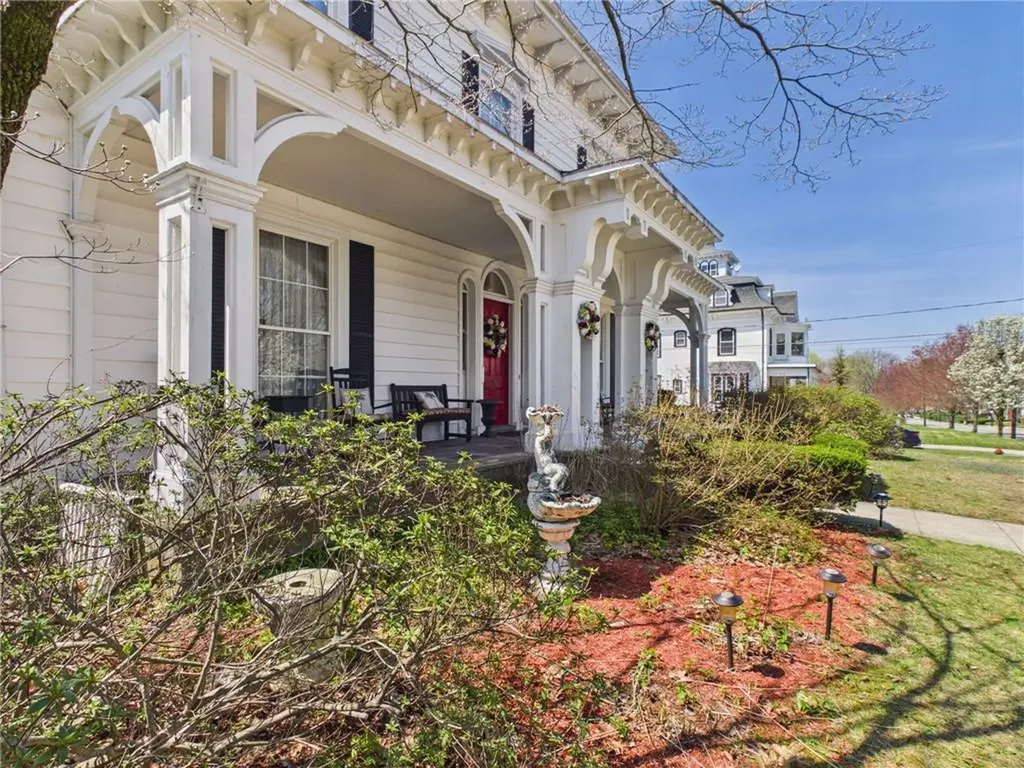 246 Harris Avenue Woonsocket RI 02895