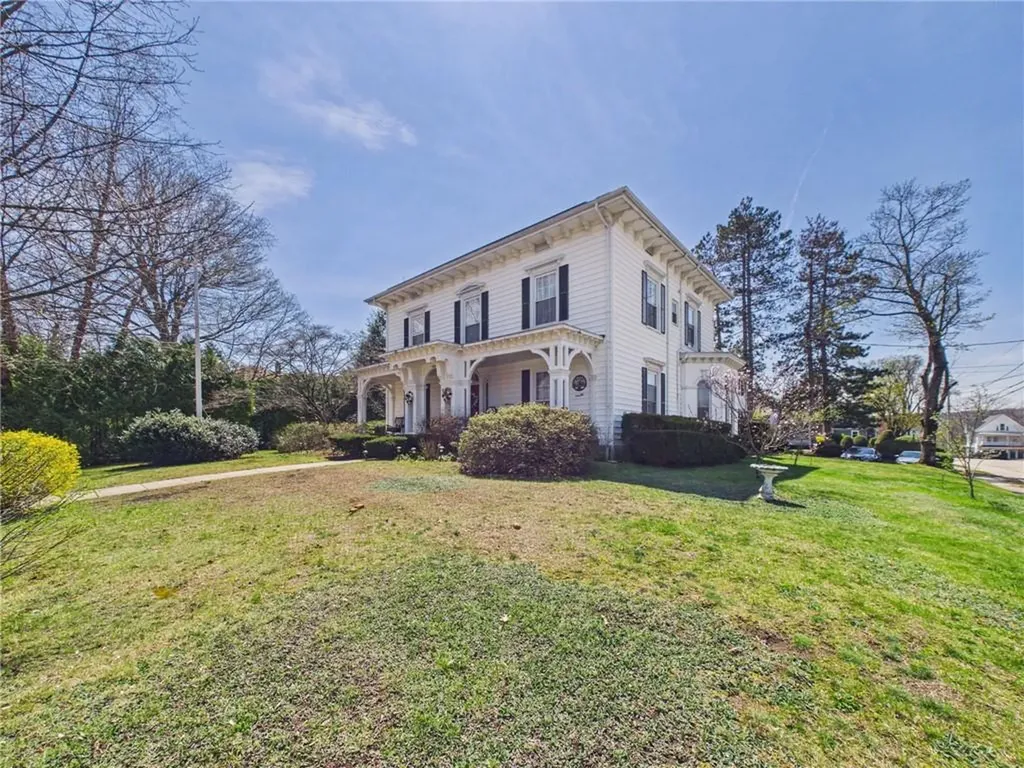 246 Harris Avenue Woonsocket RI 02895