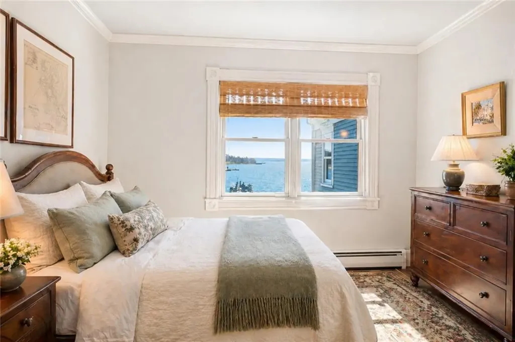 8 Walley Street Bristol RI 02809
