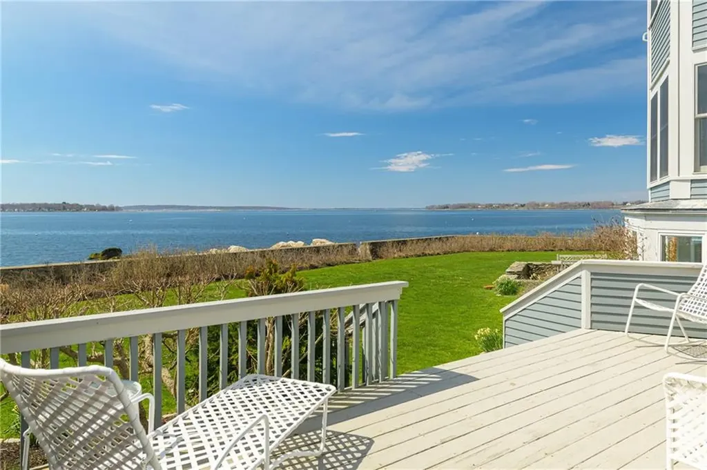 8 Walley Street Bristol RI 02809
