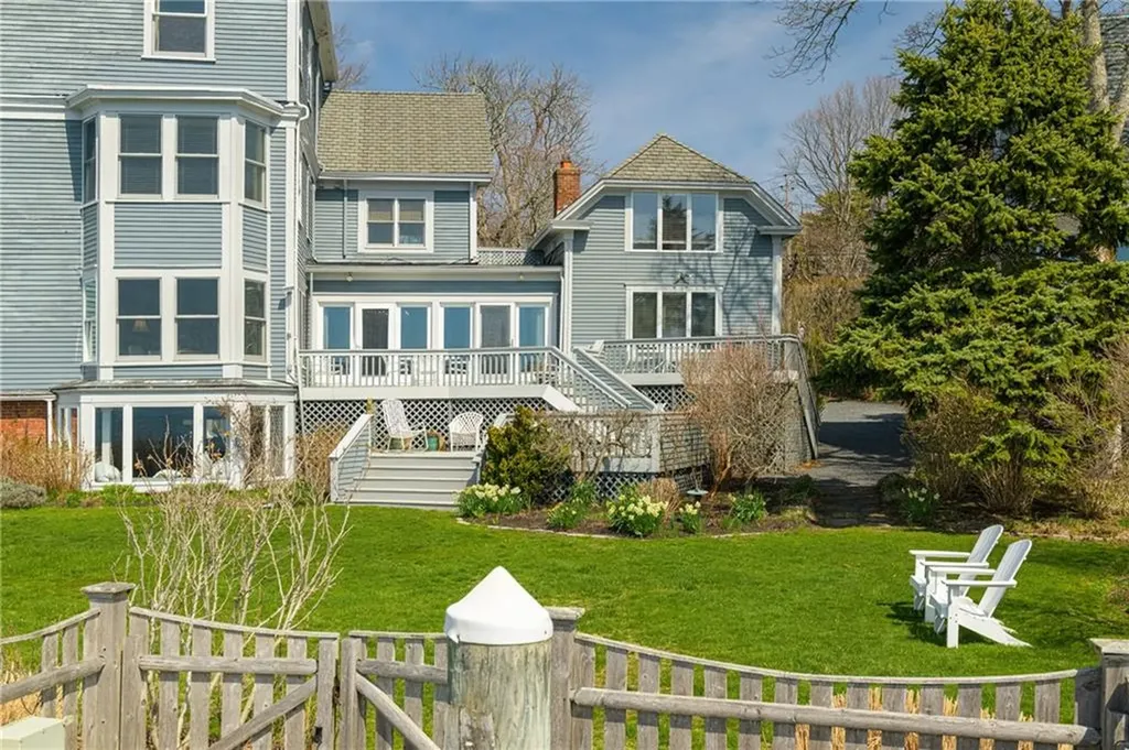 8 Walley Street Bristol RI 02809