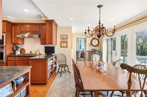 8 Walley Street Bristol RI 02809
