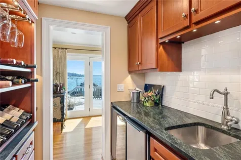 8 Walley Street Bristol RI 02809