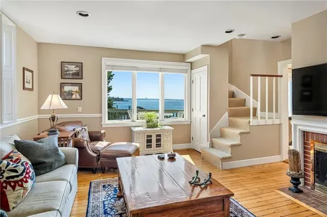 8 Walley Street Bristol RI 02809