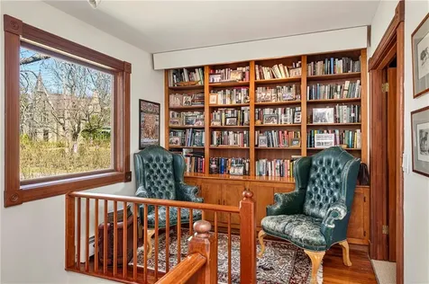 8 Walley Street Bristol RI 02809