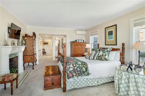 8 Walley Street Bristol RI 02809