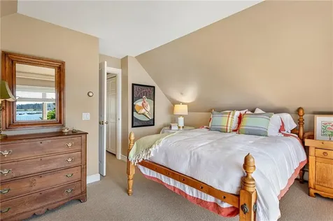 8 Walley Street Bristol RI 02809