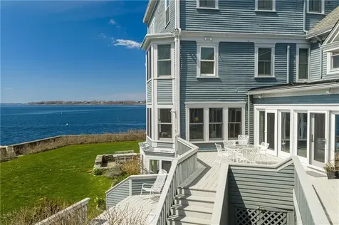 8 Walley Street Bristol RI 02809