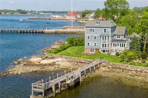 8 Walley Street Bristol RI 02809