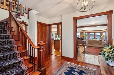 8 Walley Street Bristol RI 02809