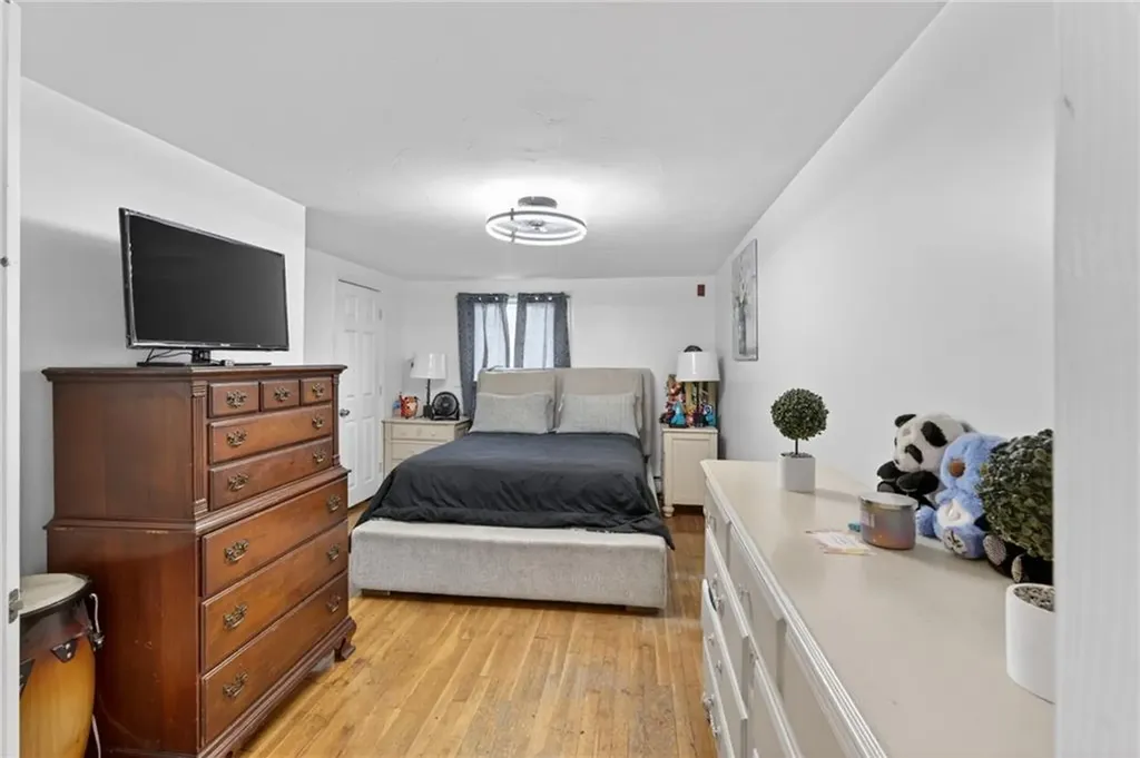 20 Hurdis Street North Providence RI 02904