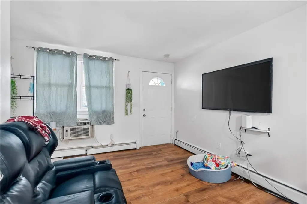 20 Hurdis Street North Providence RI 02904