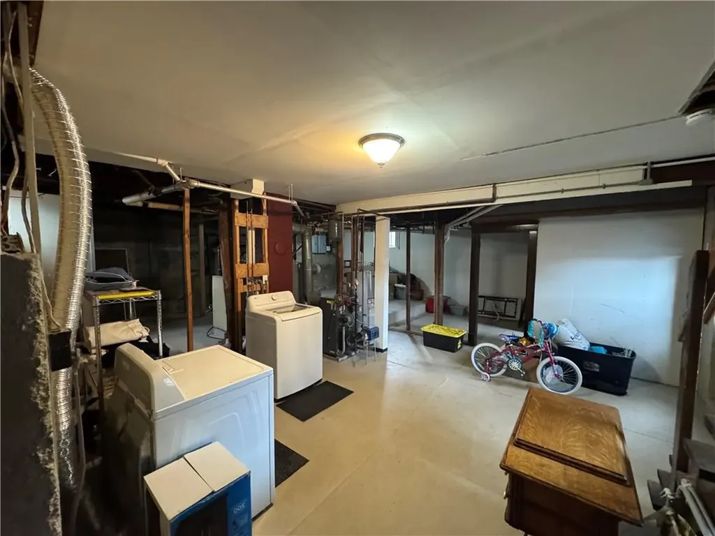 75 Kenwood Street Woonsocket RI 02895