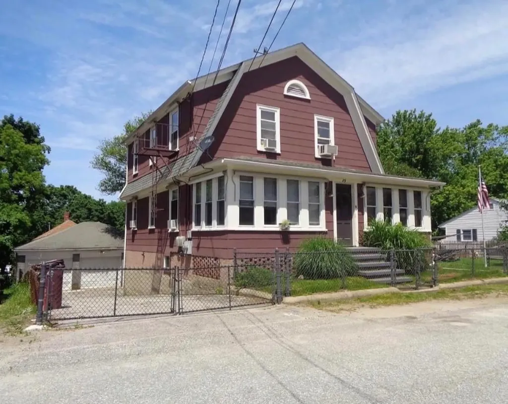75 Kenwood Street Woonsocket RI 02895