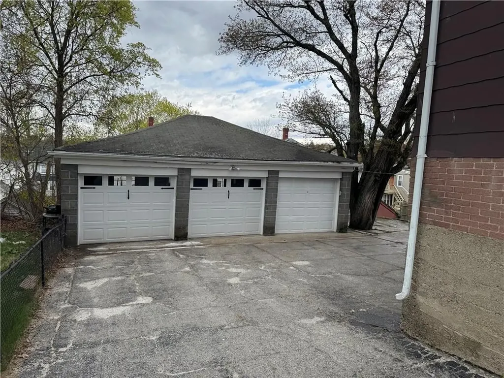 75 Kenwood Street Woonsocket RI 02895
