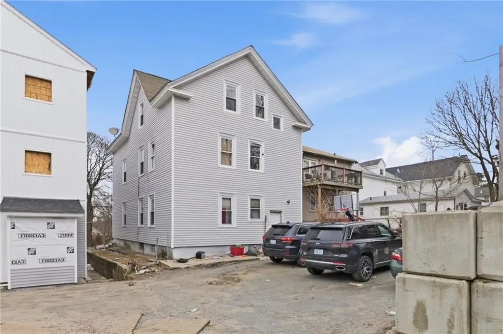 880 Douglas Avenue Providence RI 02908
