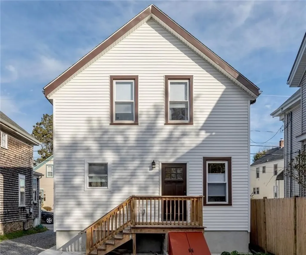 18 Hall Avenue Newport RI 02840