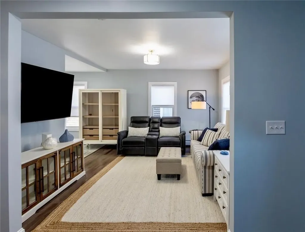 18 Hall Avenue Newport RI 02840