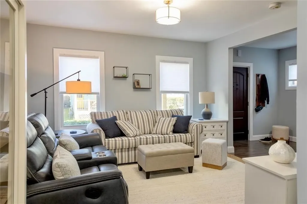 18 Hall Avenue Newport RI 02840