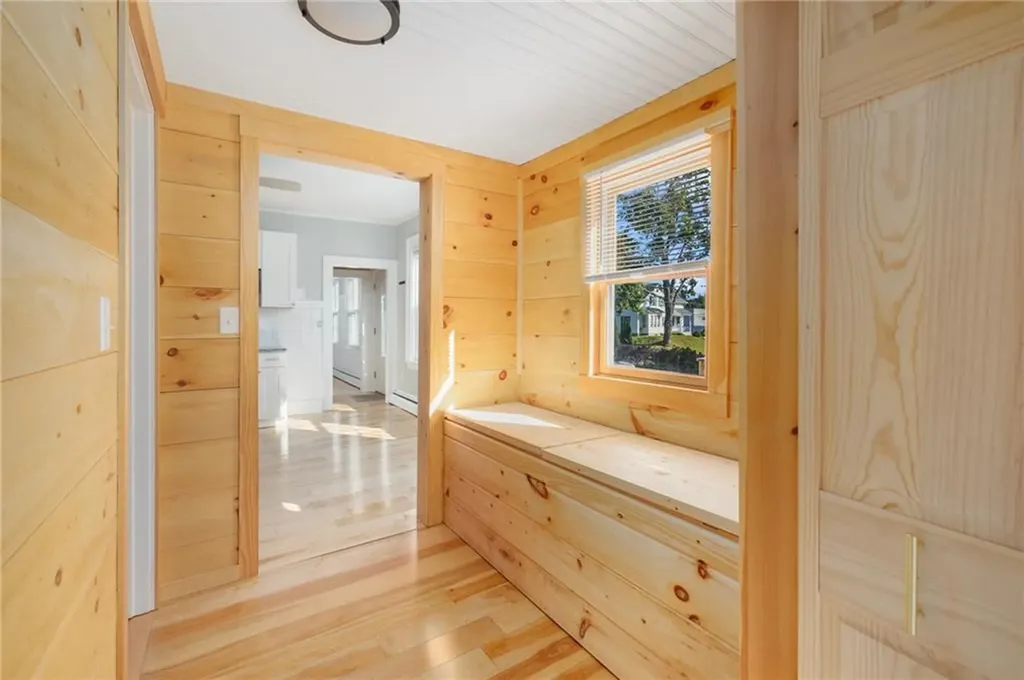 24 Lincoln Avenue Coventry RI 02816