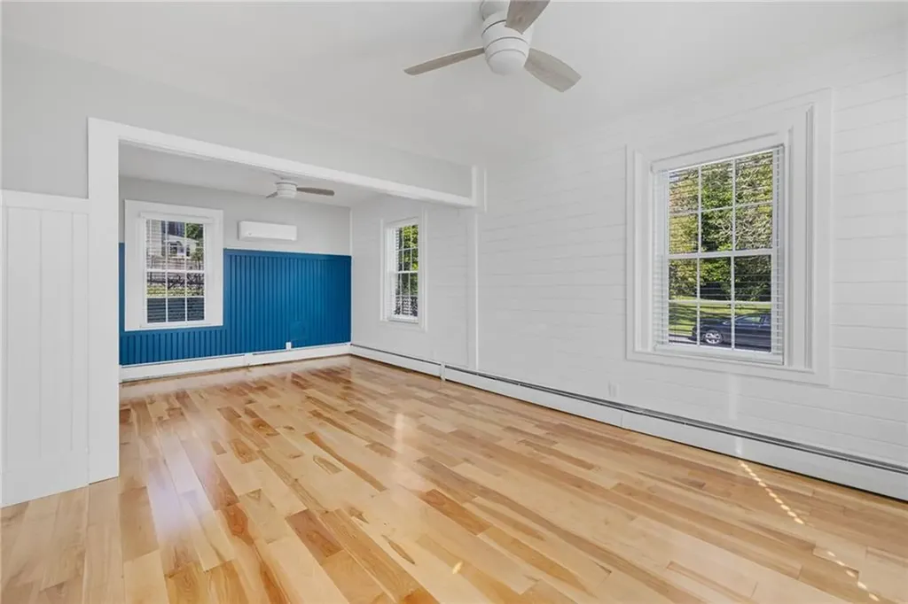 24 Lincoln Avenue Coventry RI 02816