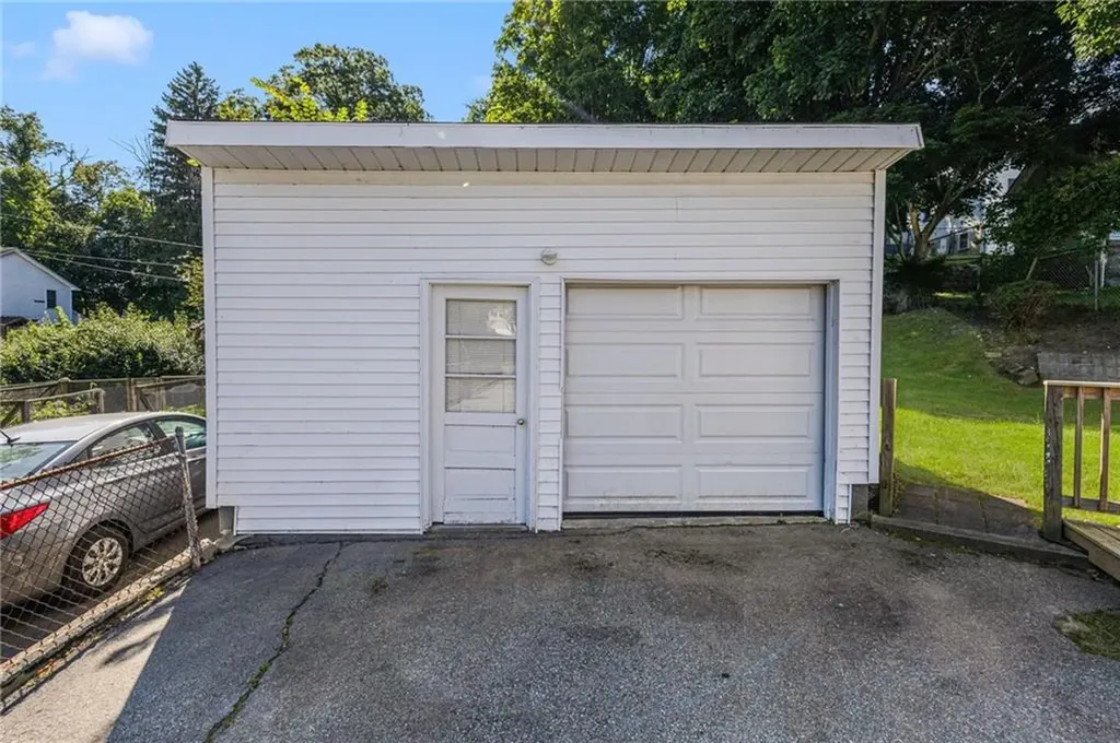 24 Lincoln Avenue Coventry RI 02816