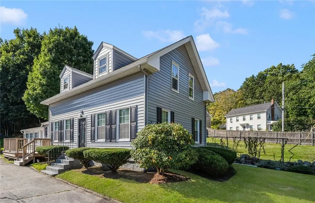 24 Lincoln Avenue Coventry RI 02816