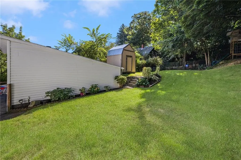 24 Lincoln Avenue Coventry RI 02816