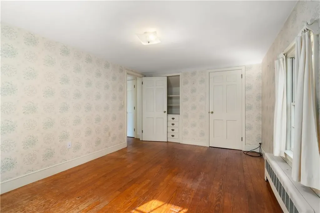 21 Smith Street Bristol RI 02809