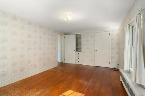 21 Smith Street Bristol RI 02809