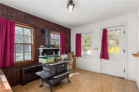21 Smith Street Bristol RI 02809