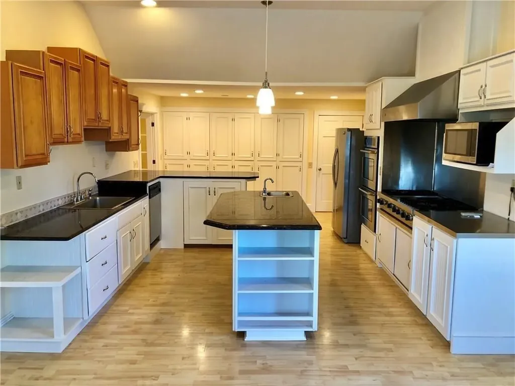 16 Clearview Avenue Portsmouth RI 02871
