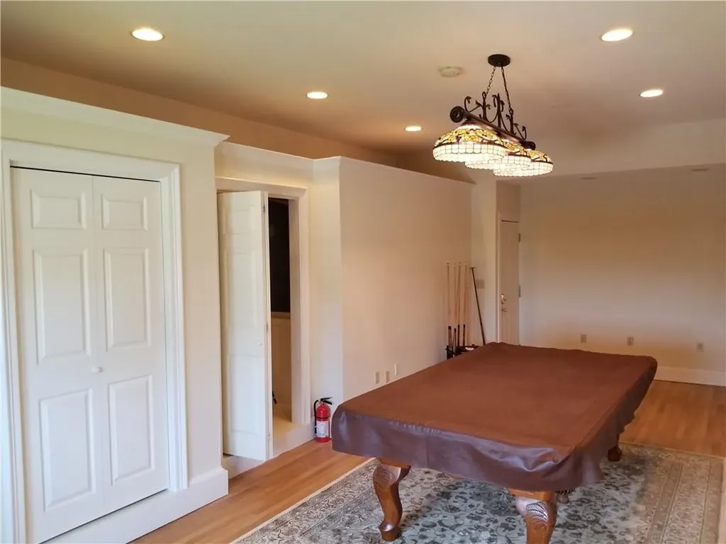 16 Clearview Avenue Portsmouth RI 02871