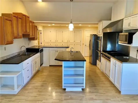 16 Clearview Avenue Portsmouth RI 02871
