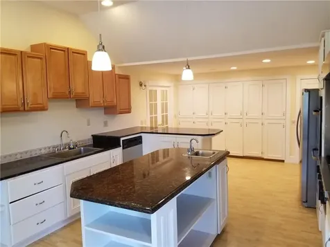 16 Clearview Avenue Portsmouth RI 02871