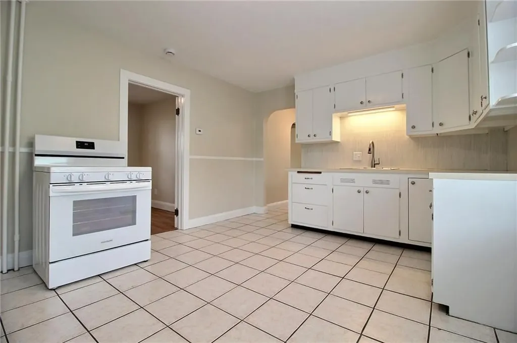 143 Tower Street Westerly RI 02891