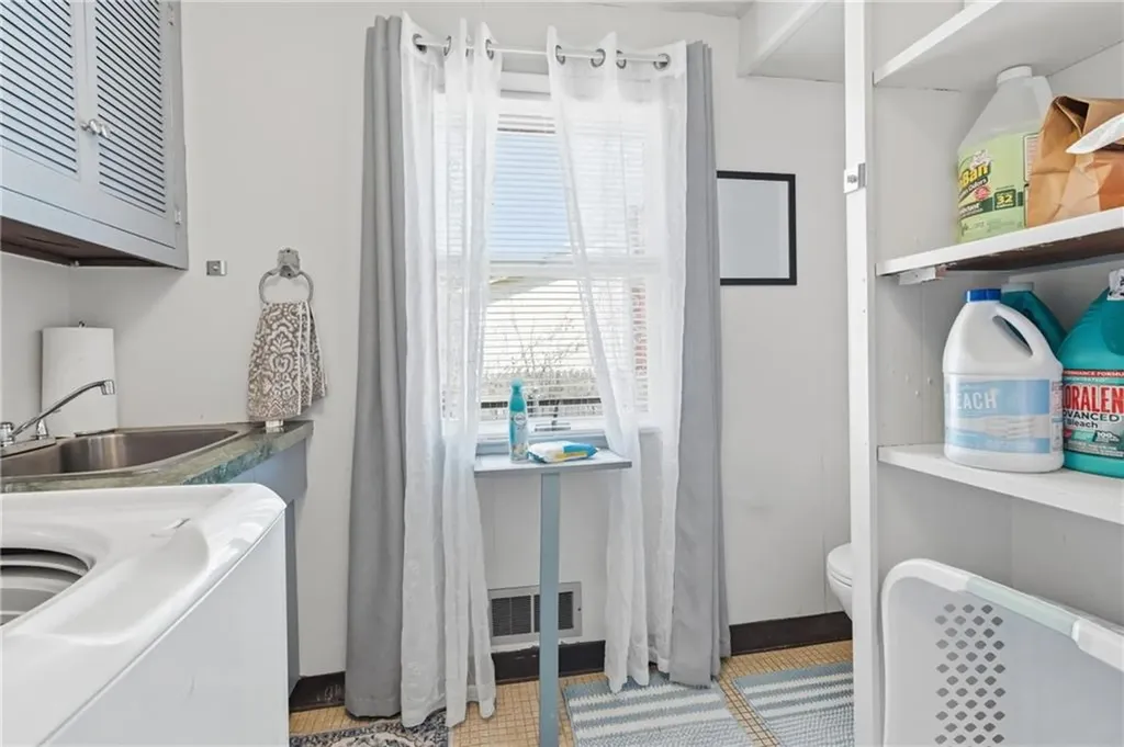 1 Wenscott Lane North Providence RI 02904
