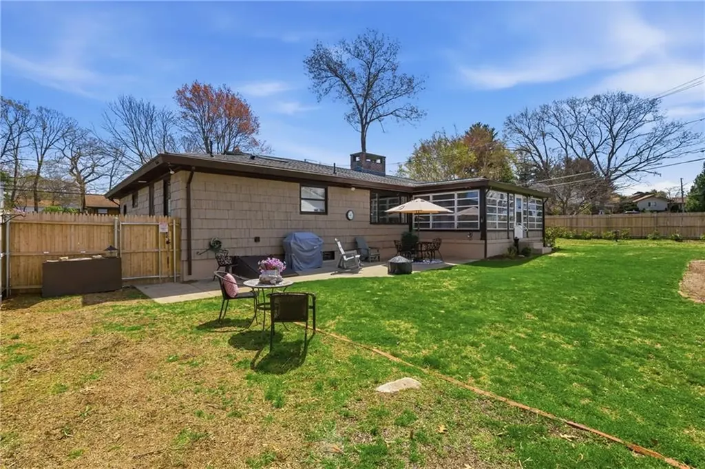 1 Wenscott Lane North Providence RI 02904