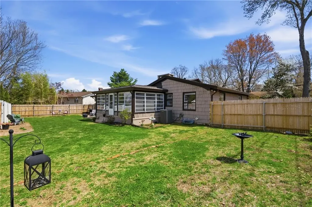 1 Wenscott Lane North Providence RI 02904