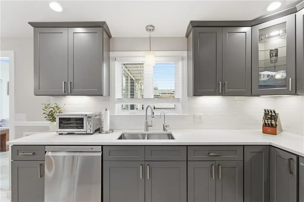 48 Columbus Avenue North Providence RI 02911