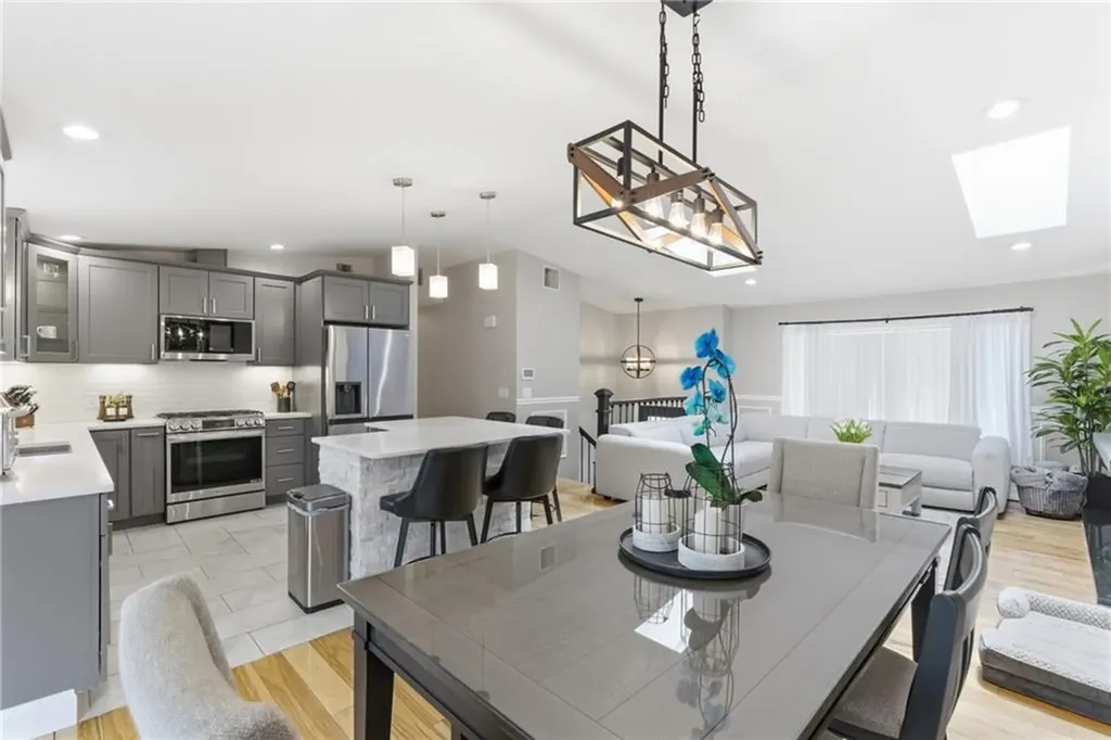 48 Columbus Avenue North Providence RI 02911