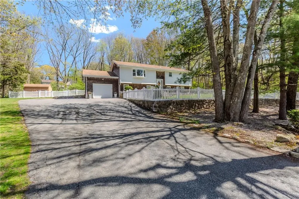 4 Clark Road Smithfield RI 02917