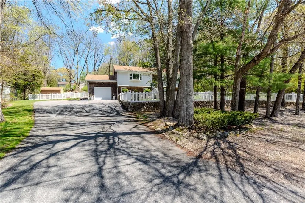4 Clark Road Smithfield RI 02917