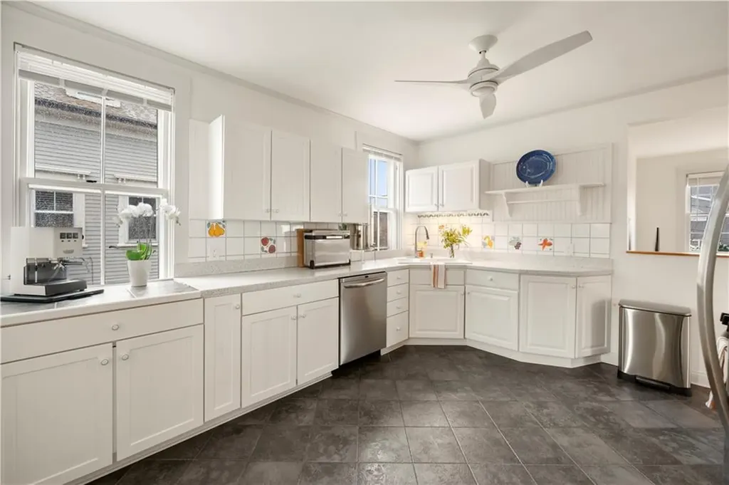 35 Marsh Street Newport RI 02840
