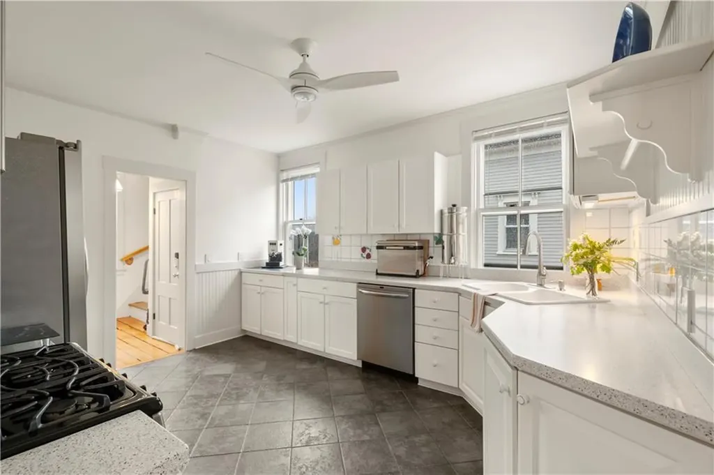 35 Marsh Street Newport RI 02840