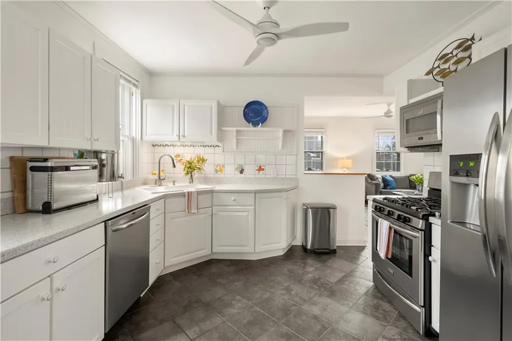 35 Marsh Street Newport RI 02840