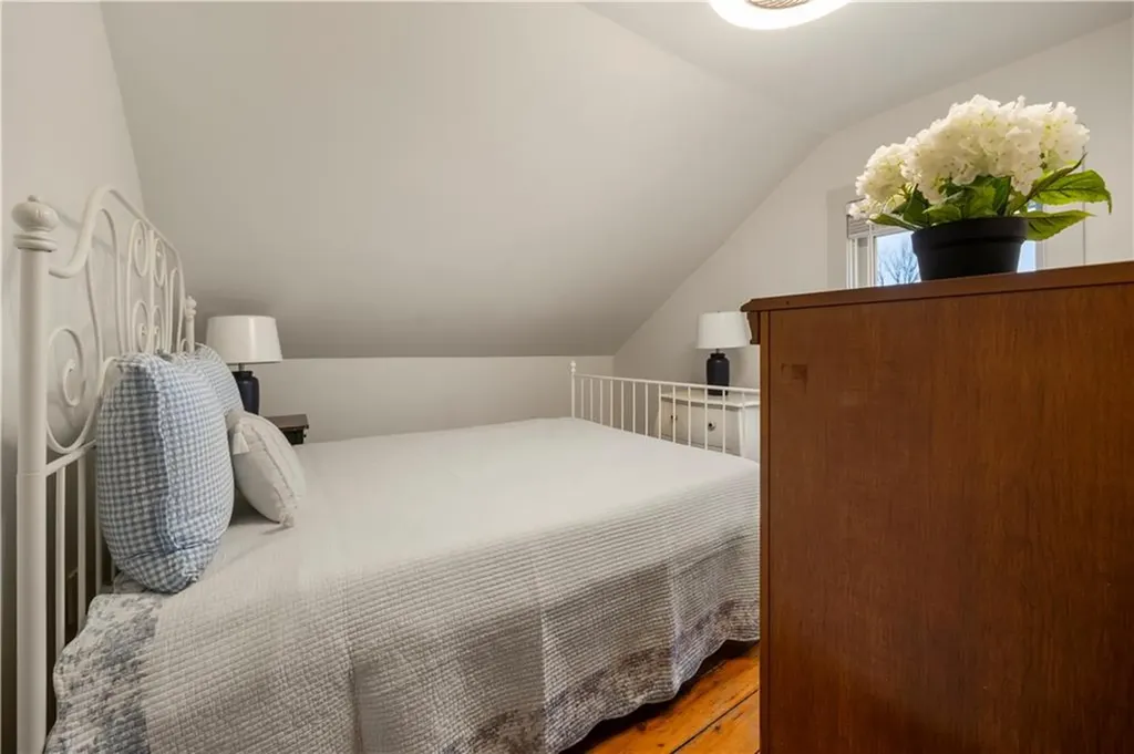 35 Marsh Street Newport RI 02840