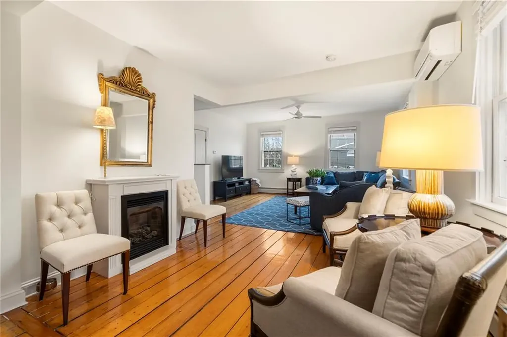 35 Marsh Street Newport RI 02840