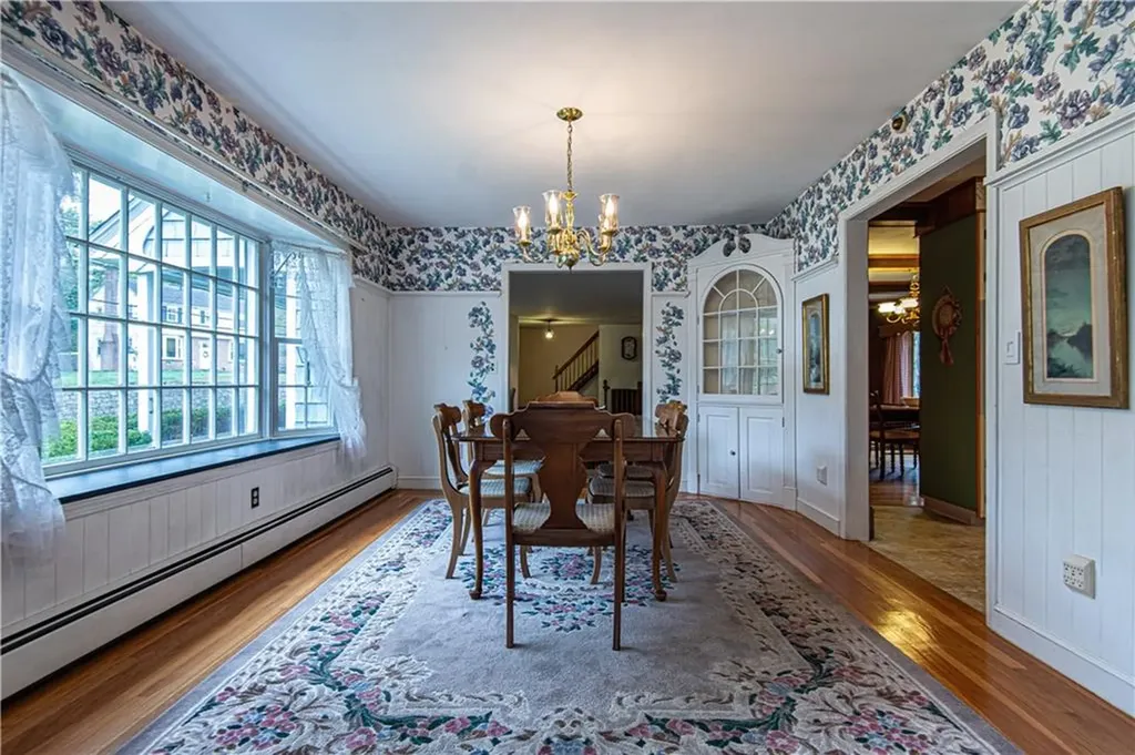 929 Greenville Avenue Smithfield RI 02828