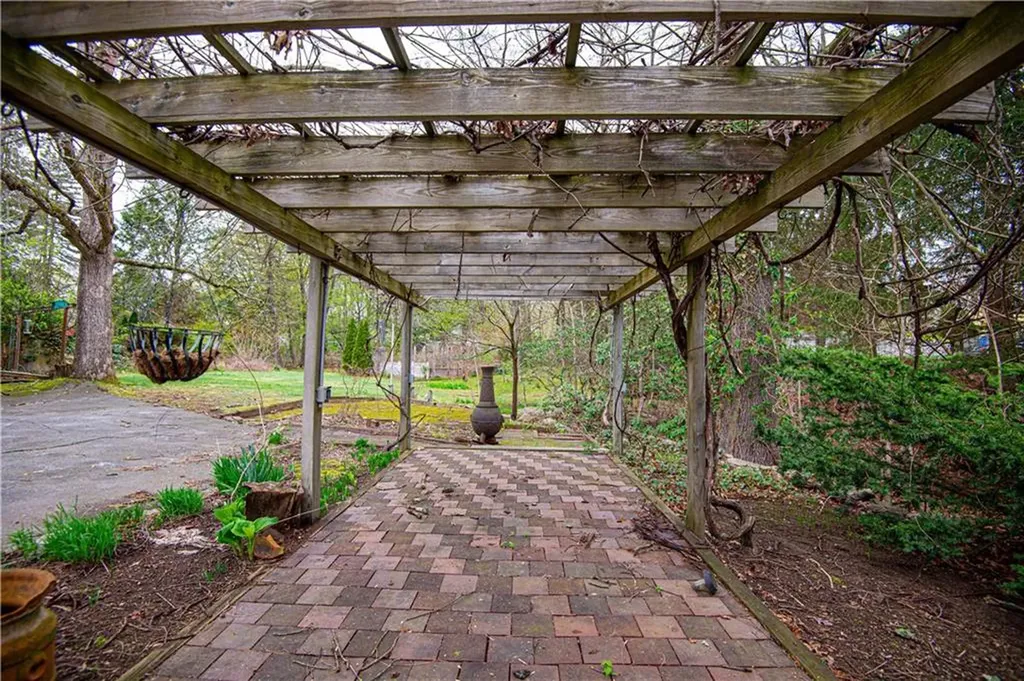 929 Greenville Avenue Smithfield RI 02828